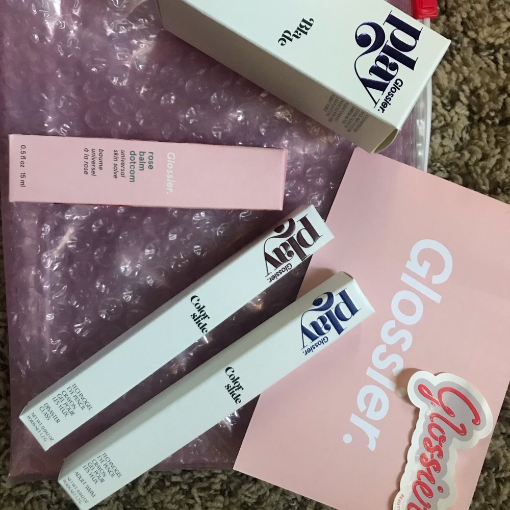 GLOSSIER BUNDLE